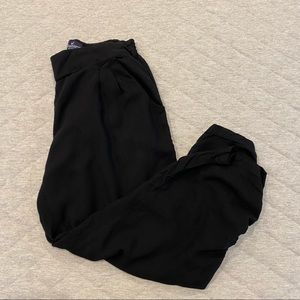 American Eagle Black Capri Pants